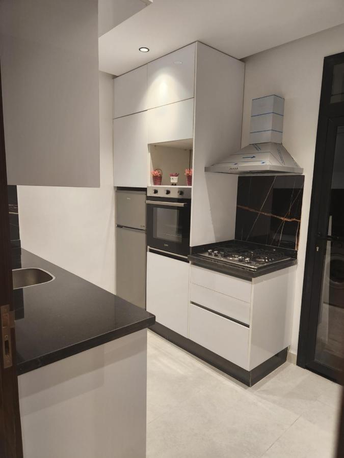 Modern Luxury Retreat: 2-Bedroom Apartment In The Heart Of Marrakech Marraquexe Exterior foto